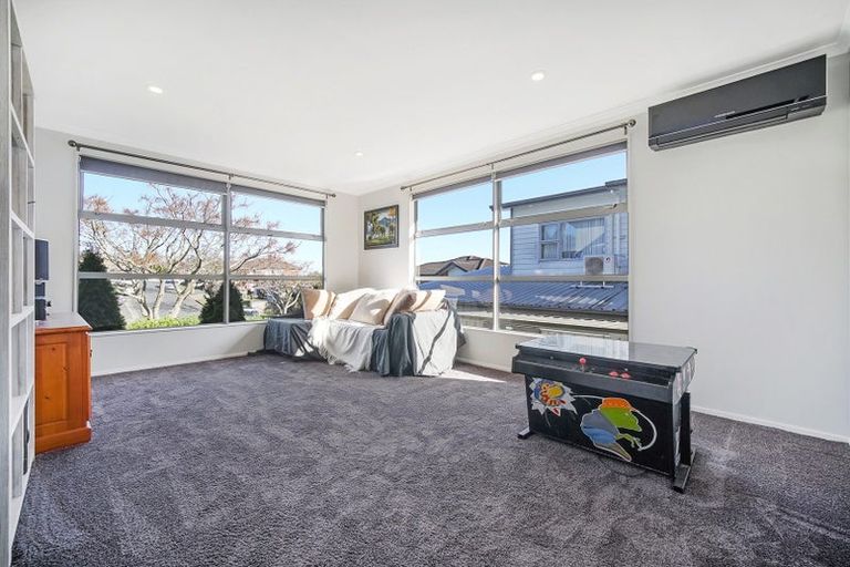Photo of property in 13 Lambir Place, Fairview Heights, Auckland, 0632