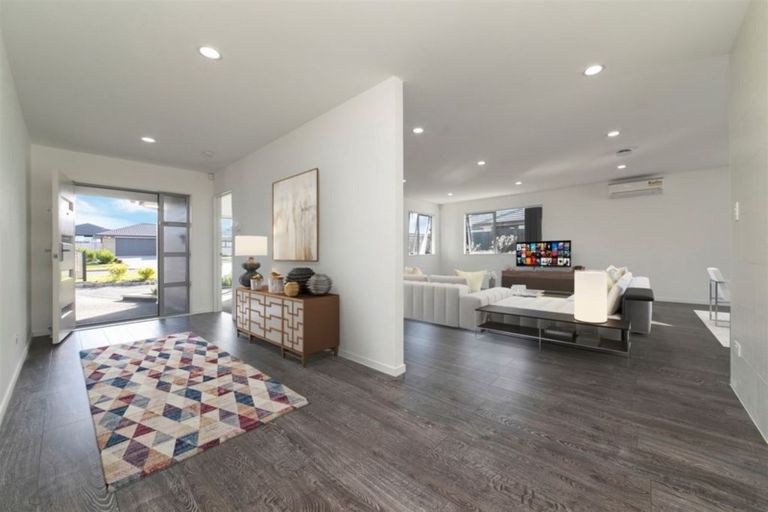 Photo of property in 21 Pohutukawa Parade, Riverhead, 0820