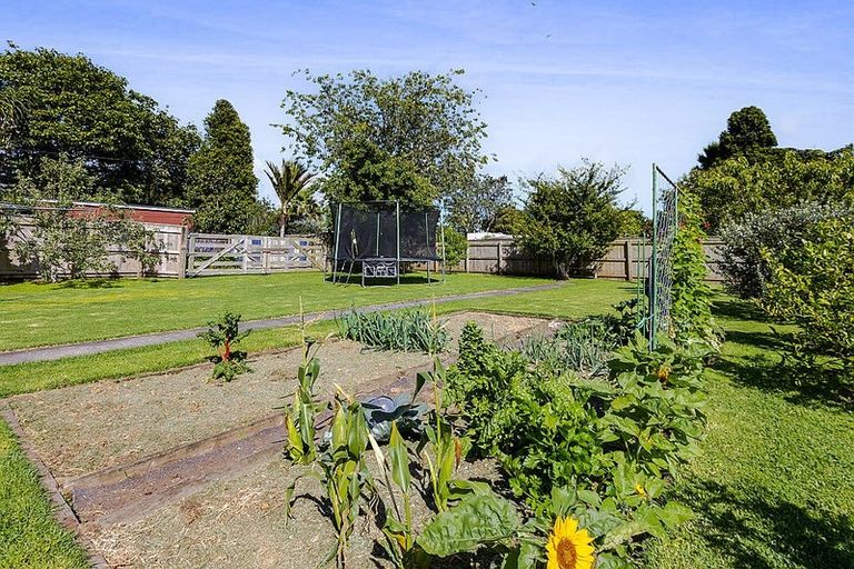 Photo of property in 28 Old South Road, Okato, 4335