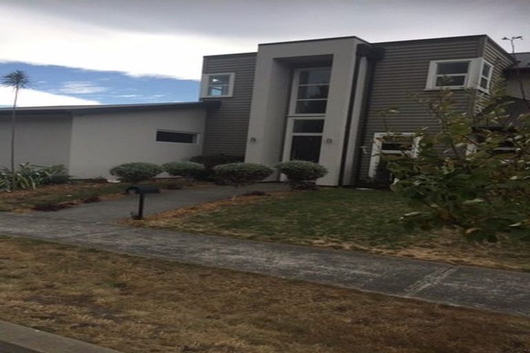 Photo of property in 28 Hakatere Road, Pegasus, 7612