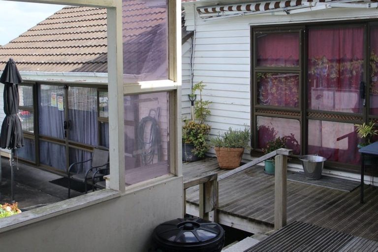 Photo of property in 52 Weymouth Road, Manurewa, Auckland, 2102