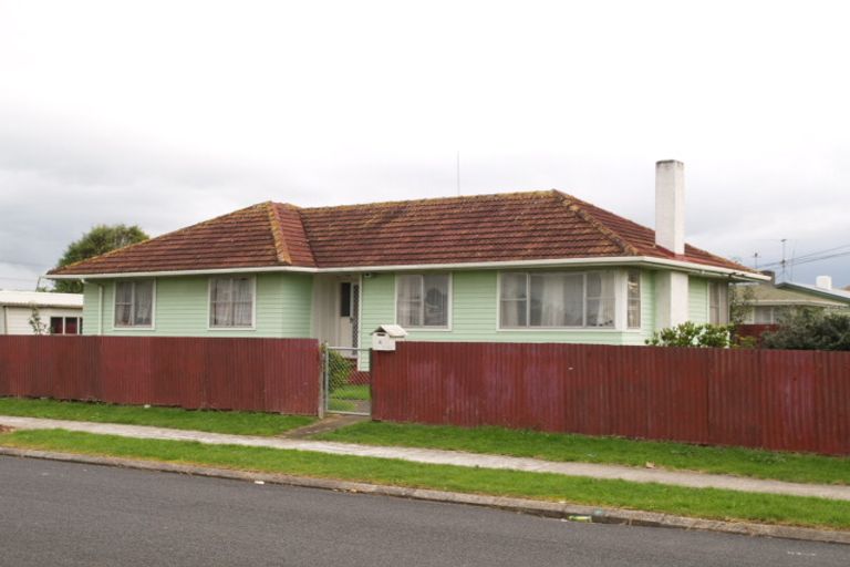 Photo of property in 19 Von Sturmer Street, Mangere East, Auckland, 2024