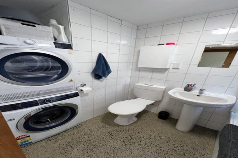 Photo of property in Melksham Towers, 501/131 Brougham Street, Mount Victoria, Wellington, 6011