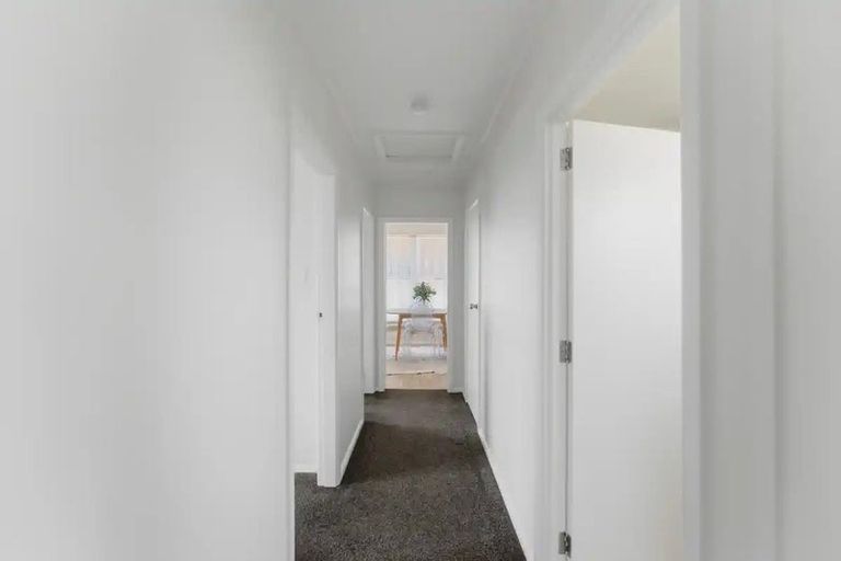 Photo of property in 19 Pukeori Street, Marfell, New Plymouth, 4310