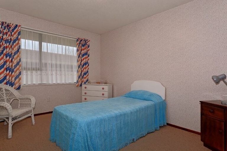 Photo of property in 74 Anglesea Avenue, Parklands, Christchurch, 8083