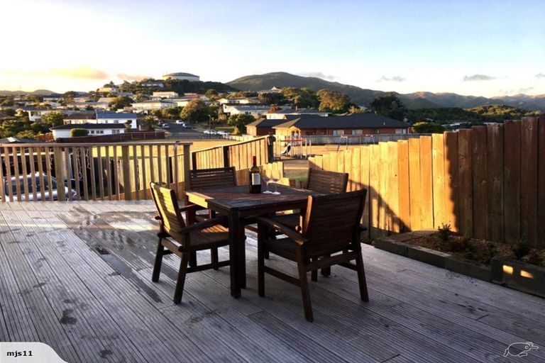 Photo of property in 27b Cypress Drive, Maungaraki, Lower Hutt, 5010