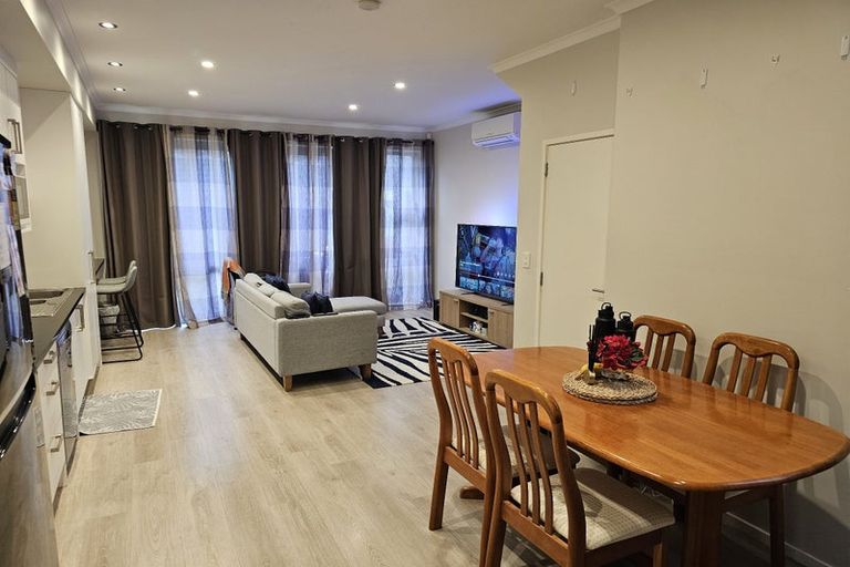 Photo of property in 9 Vincent Lane, Hobsonville, Auckland, 0616