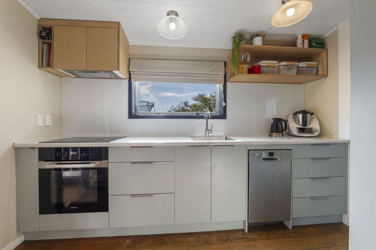 Photo of property in 16 Falstaff Street, Stratford, 4332