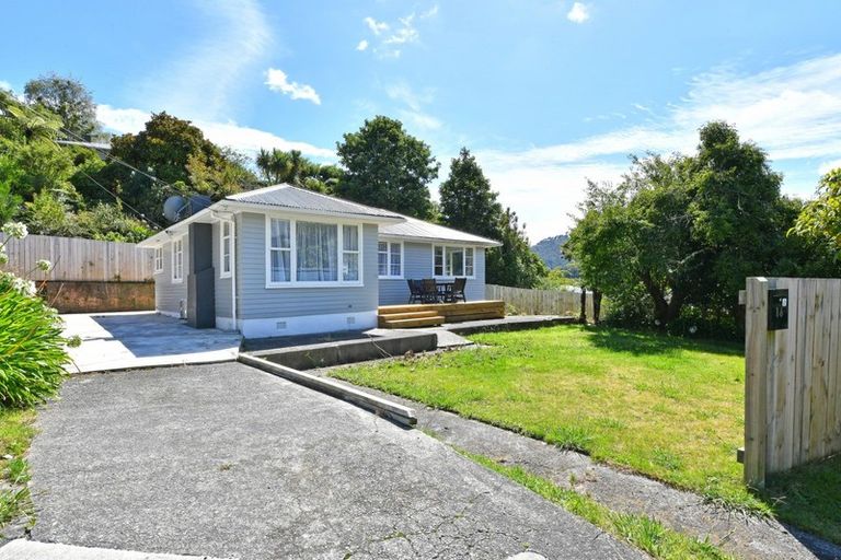 Photo of property in 16 Rintoul Grove, Stokes Valley, Lower Hutt, 5019