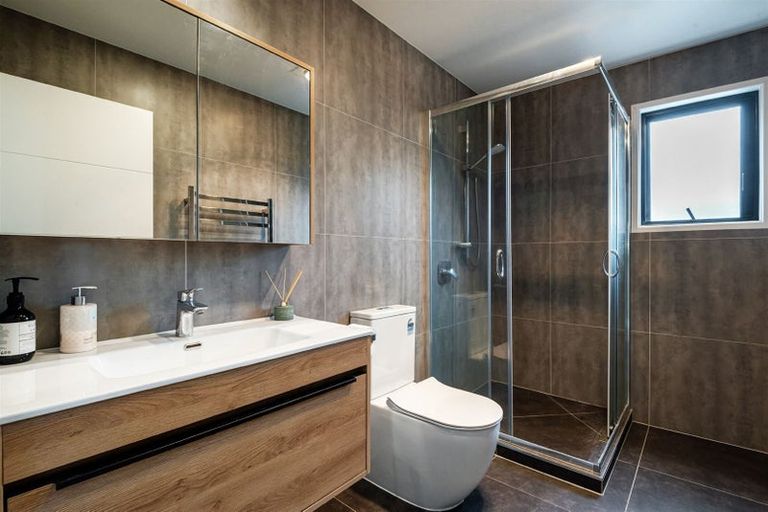 Photo of property in 10a Aberdeen Road, Campbells Bay, Auckland, 0620