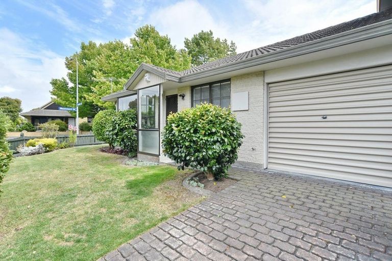 Photo of property in 1/20 Montclare Avenue, Ilam, Christchurch, 8041