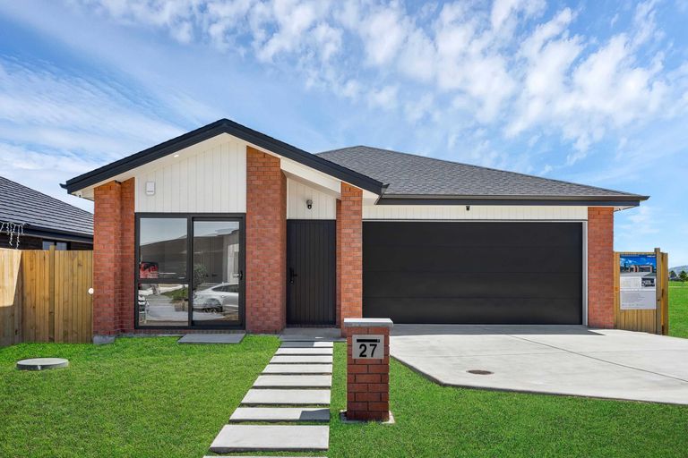 Photo of property in 27 Korowhiti Road, Clarks Beach, 2122