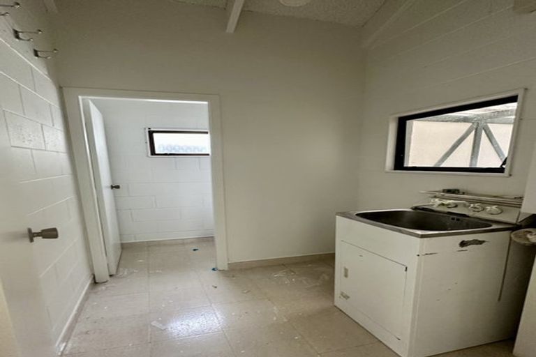 Photo of property in 1 Kim Street, Khandallah, Wellington, 6035