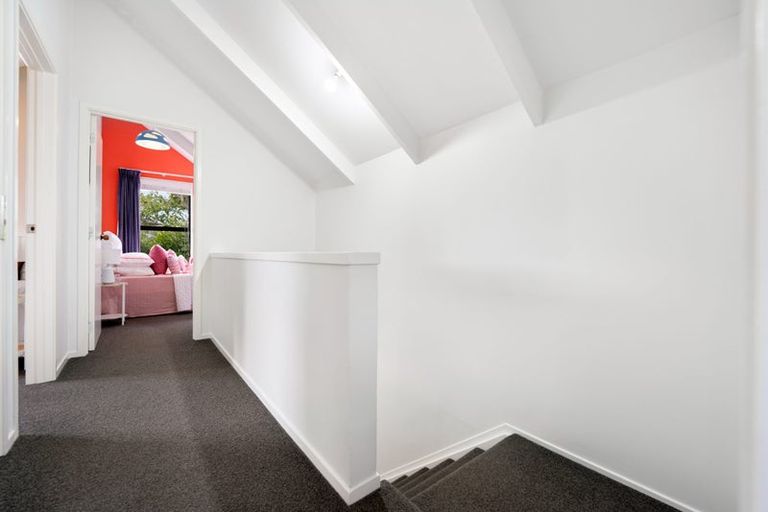 Photo of property in 2/35 Jaemont Avenue, Te Atatu South, Auckland, 0610