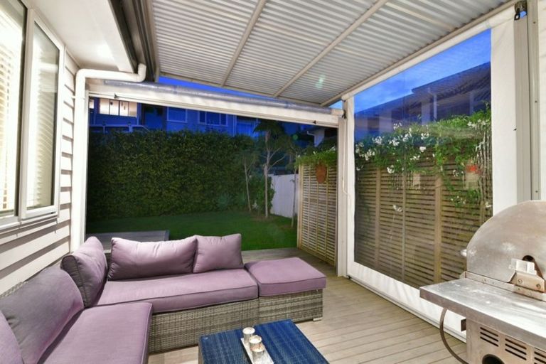 Photo of property in 56 Grovenor Drive, Orewa, 0931