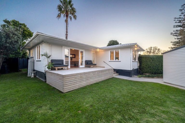 Photo of property in 2/12 Pandora Place, Pakuranga, Auckland, 2010