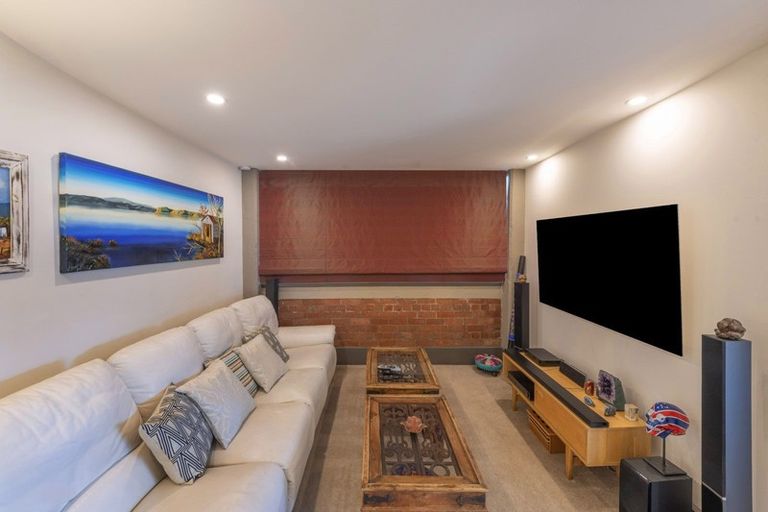 Photo of property in 5 Edge Hill, Mount Victoria, Wellington, 6011