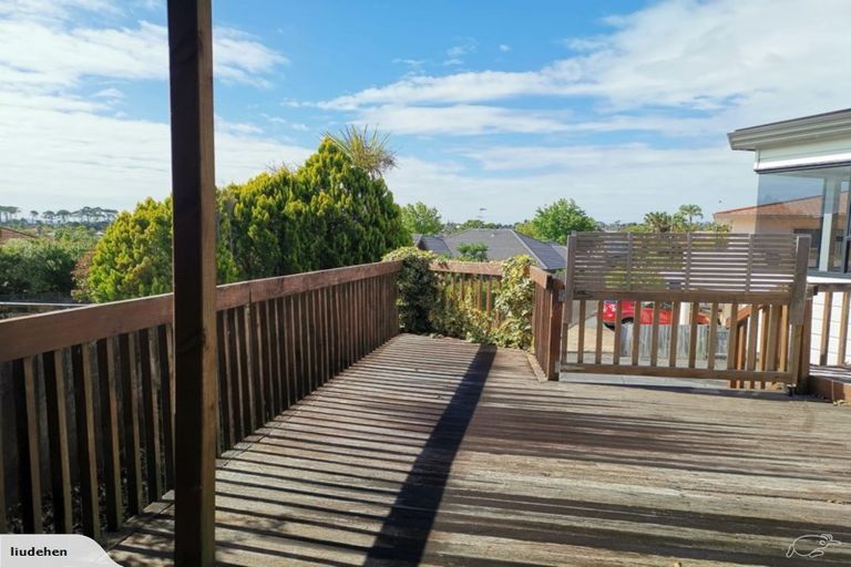 Photo of property in 48a Whiting Grove, West Harbour, Auckland, 0618