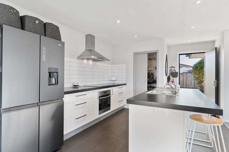 Photo of property in 6 Austin Reid Avenue, Carterton, 5713