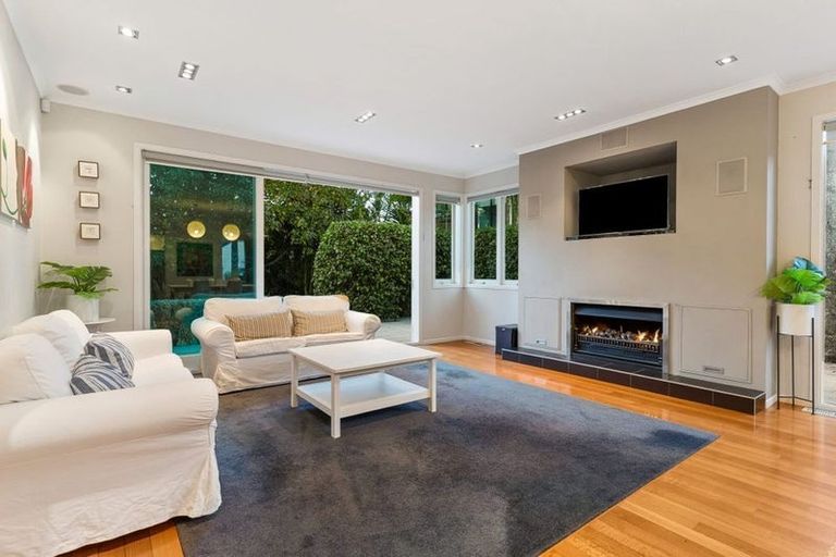 Photo of property in 145 Shakespeare Road, Milford, Auckland, 0620