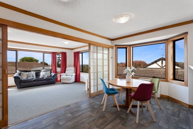 Photo of property in 1/126 Carlisle Road, Browns Bay, Auckland, 0632