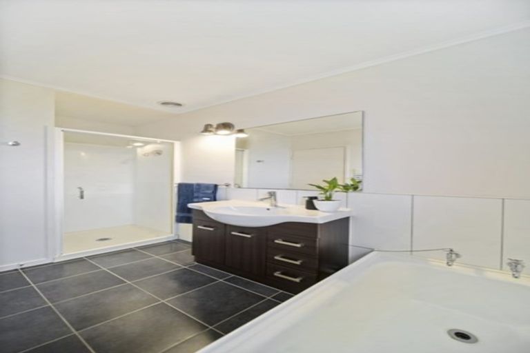 Photo of property in 2/3 Opal Avenue, Pakuranga, Auckland, 2010