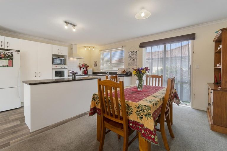 Photo of property in 11 Raabia Close, Parakai, 0830