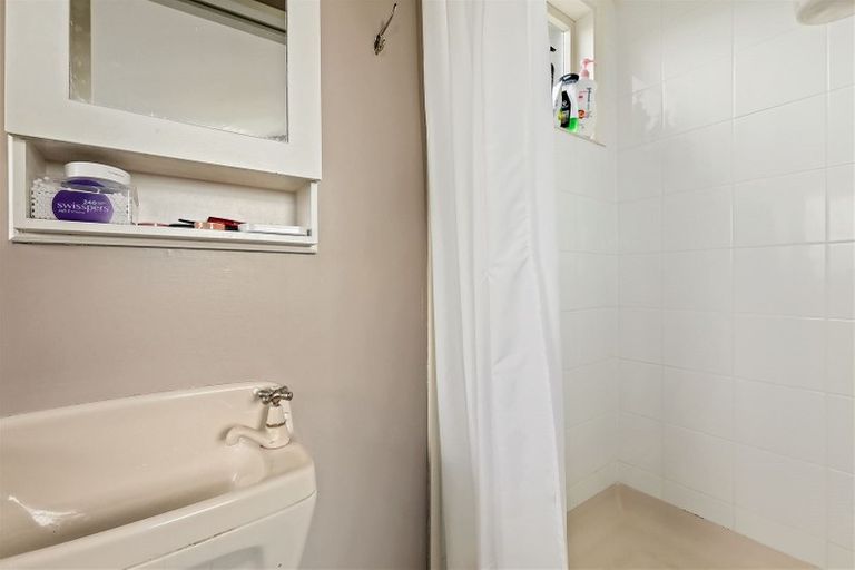 Photo of property in 272 Mount Pleasant Road, Mount Pleasant, Christchurch, 8081