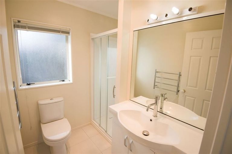 Photo of property in 8 Amberwood Drive, Northpark, Auckland, 2013