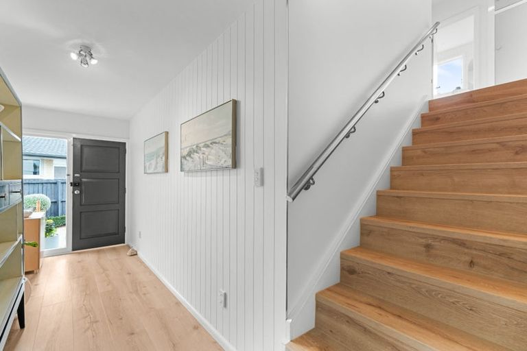 Photo of property in 21 Woodstock Place, Russley, Christchurch, 8042