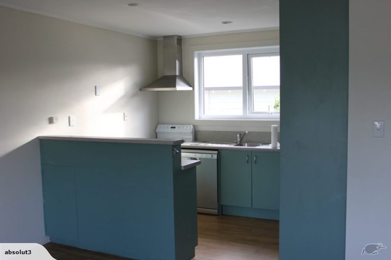 Photo of property in 2/15 Hanlon Crescent, Narrow Neck, Auckland, 0624