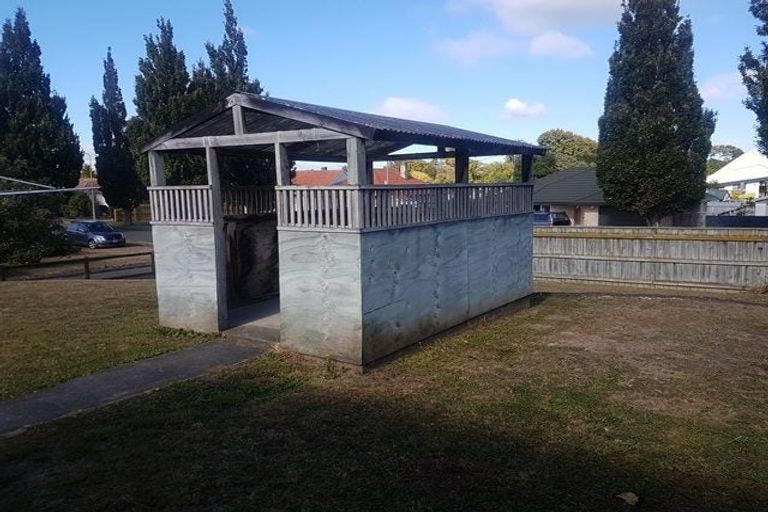 Photo of property in 610 Featherston Street, Roslyn, Palmerston North, 4414