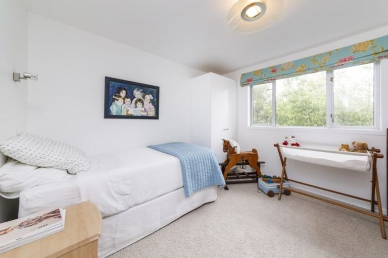 Photo of property in 51 The Strand, Fitzherbert, Palmerston North, 4410