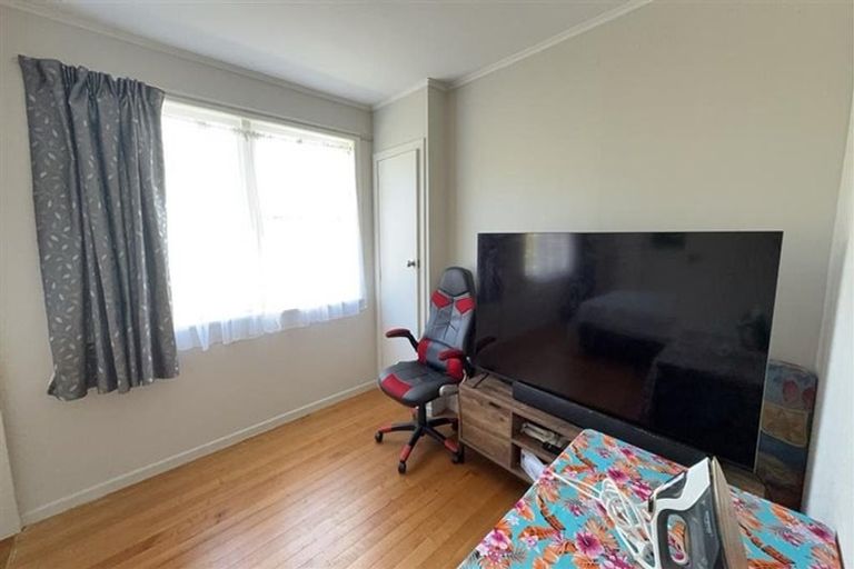 Photo of property in 26 Tiroroa Avenue, Te Atatu South, Auckland, 0610