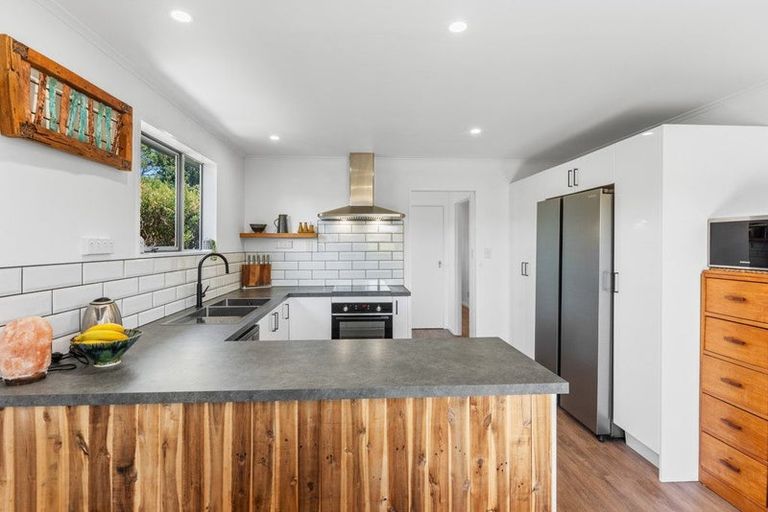 Photo of property in 8 Manawa Avenue, Raumati Beach, Paraparaumu, 5032