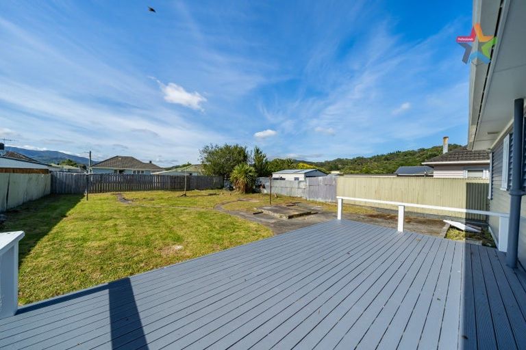 Photo of property in 11 Russell Road, Wainuiomata, Lower Hutt, 5014
