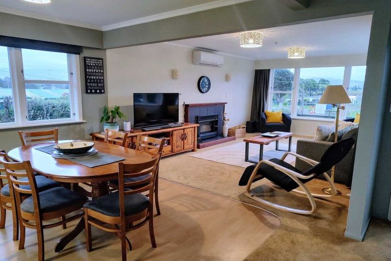 Photo of property in 6 Muhunoa West Road, Ohau, Levin, 5570