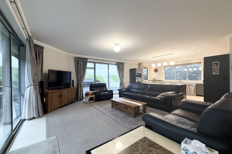 Photo of property in 23 Redvale Rise, Redvale, Albany, 0794