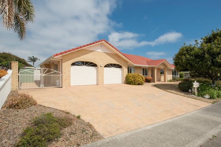 Photo of property in 116 Santa Monica Drive, Papamoa Beach, Papamoa, 3118