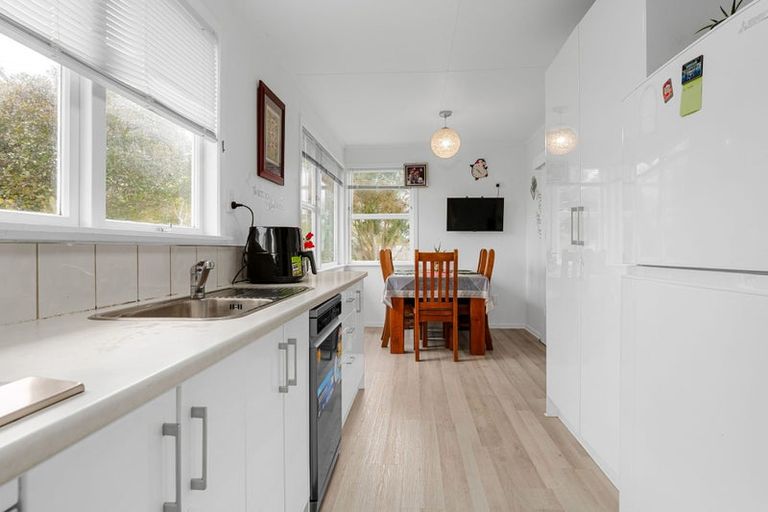 Photo of property in 104 Collins Road, Melville, Hamilton, 3206