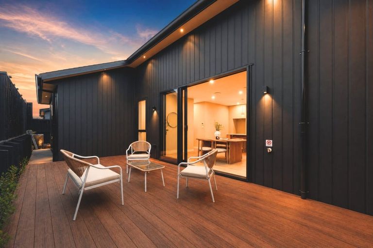 Photo of property in 17 Tamaota Terrace, Wainui, 0992