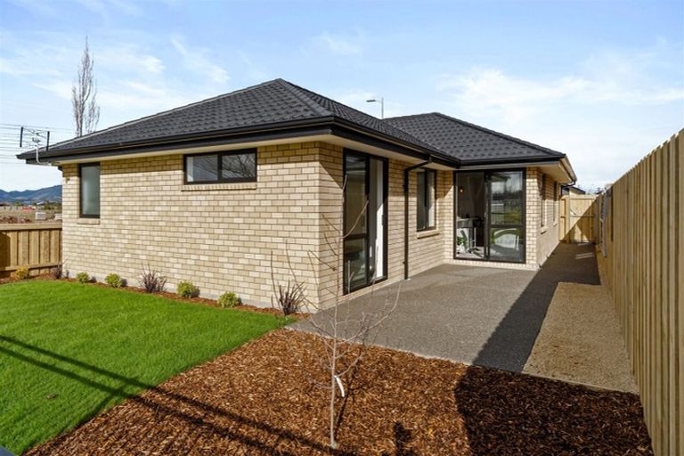 Photo of property in 2 Apple Orchard Lane, Yaldhurst, Christchurch, 8042