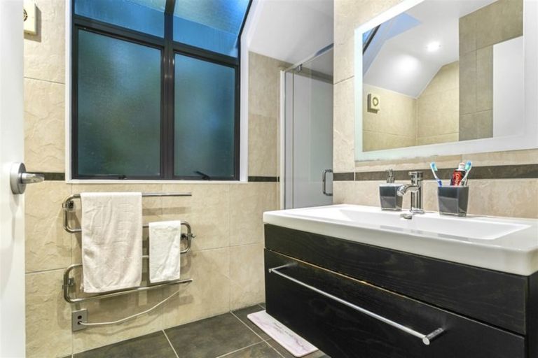 Photo of property in 21 Wairere Road, Torbay, Auckland, 0630