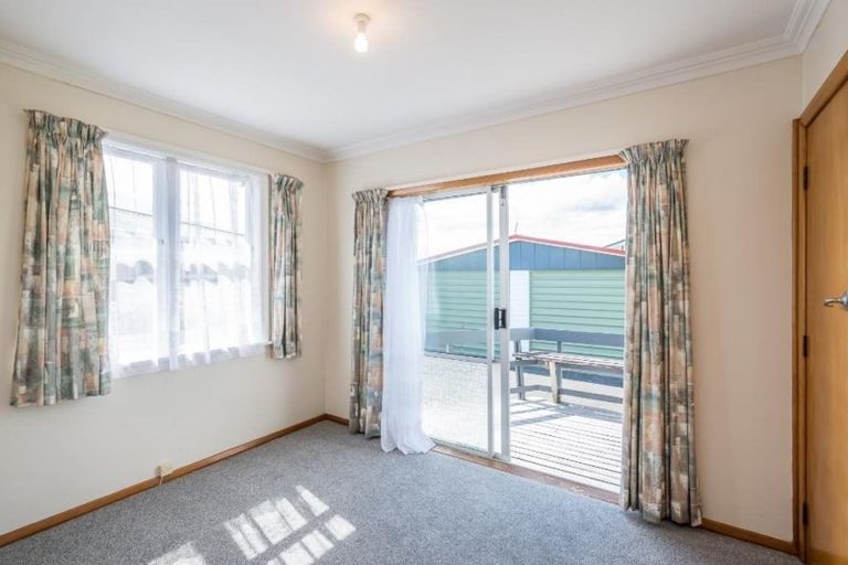 Photo of property in 15 Bledisloe Street, Levin, 5510