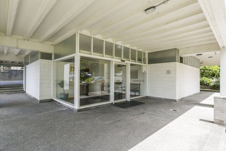 Photo of property in Grosvenor Flats, 19 Cottleville Terrace, Thorndon, Wellington, 6011