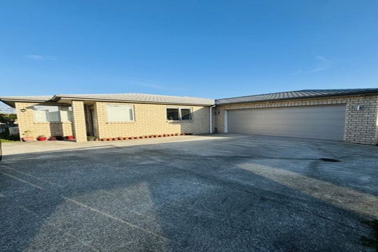 Photo of property in 61a Archibald Road, Kelston, Auckland, 0602