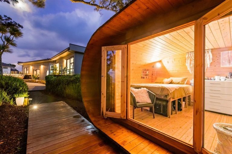 Photo of property in 107 Oaia Road, Muriwai, Waimauku, 0881