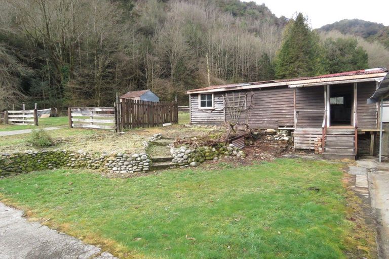 Photo of property in 58 Trennery Street, Blacks Point, Reefton, 7830