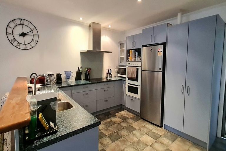 Photo of property in 37 Brandon Street, Featherston, 5710