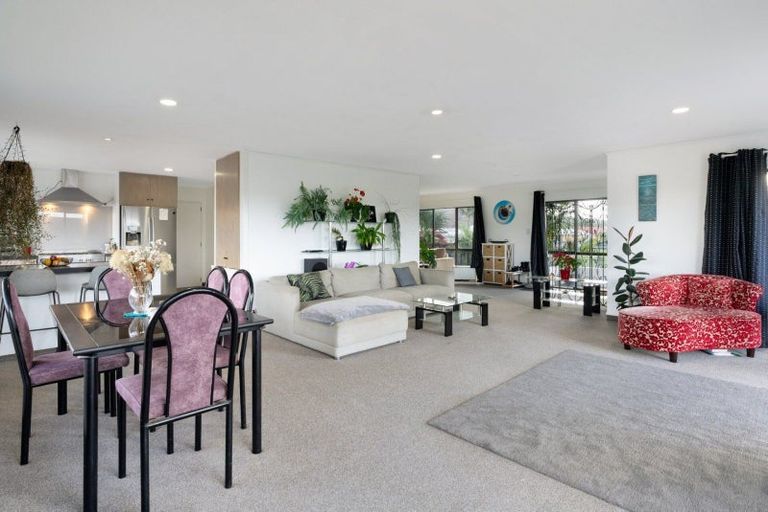 Photo of property in 4 Verbena Glen, Mount Maunganui, 3116